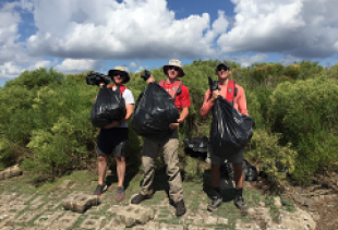 Civil Engineering Students Clean the Coast